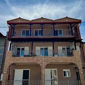  Apartman House Kiratsi